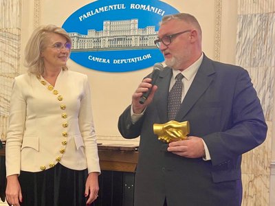ICI București a primit trofeul #WeAreHalf la Gala Dovezilor 2025